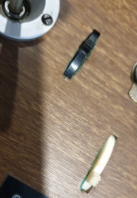another shot showing the green case under the vinyl.