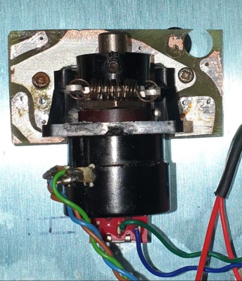 stick+pot_on_cutdown_PCB.jpg