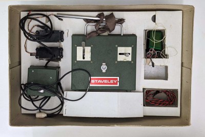 Staveley_Analogue_2CH_boxed.jpg