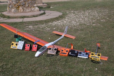 The vintage transmitters in use. Most were 2.4GHz conversions except Jonathan who was flying his 27MHz Waltron and 35MHz Skyleader and Fleet PCM